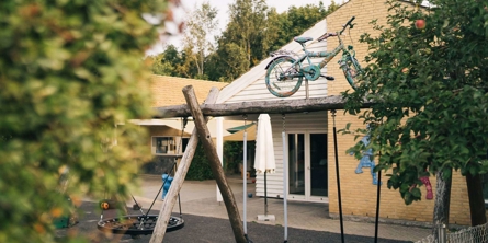 Bygningen set ude fra